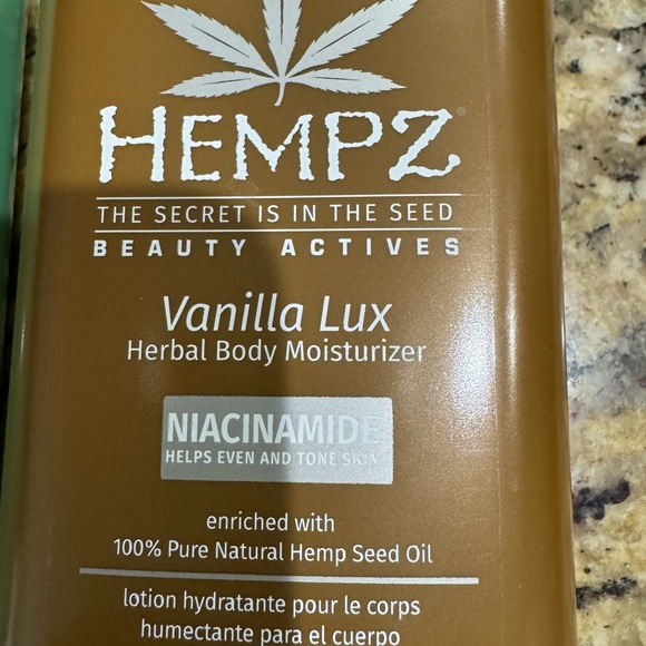 Hempz lotions (2) 17 oz Vanilla Lux and Cucumber & Aloe - Picture 3 of 3